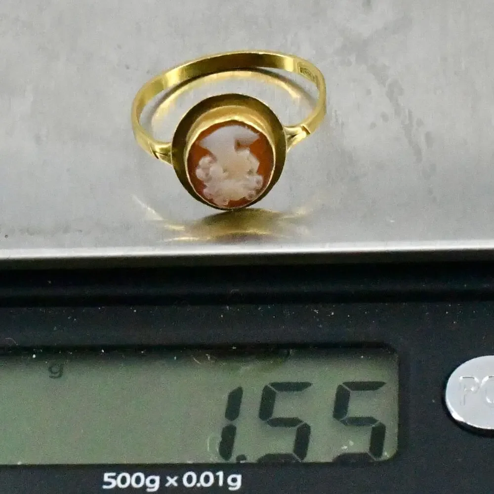 Vintage Italian 18K 750 Yellow Gold Carved Shell Cameo Ring Size 7 1.55g 13mm